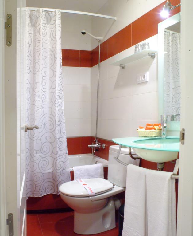 Santillan II Hotel Madri Quarto foto