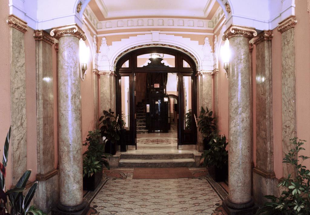 Santillan II Hotel Madri Exterior foto