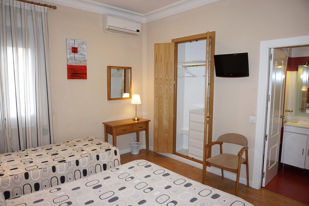 Santillan II Hotel Madri Quarto foto